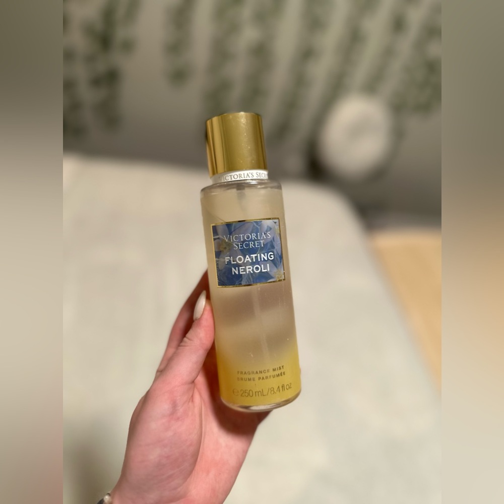 Victoria’s Secret Floating Neroli Perfume Mist
